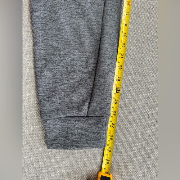Nike Men’s Therma-FIT Joggers NWT, size M, color heathered gray - Picture 14 of 15